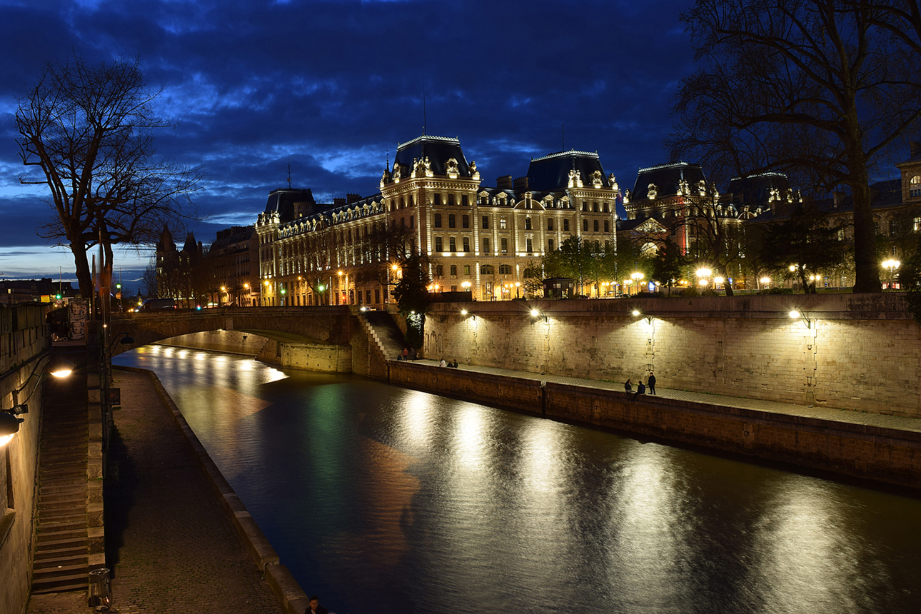 Paris la nuit Chartres la nuit