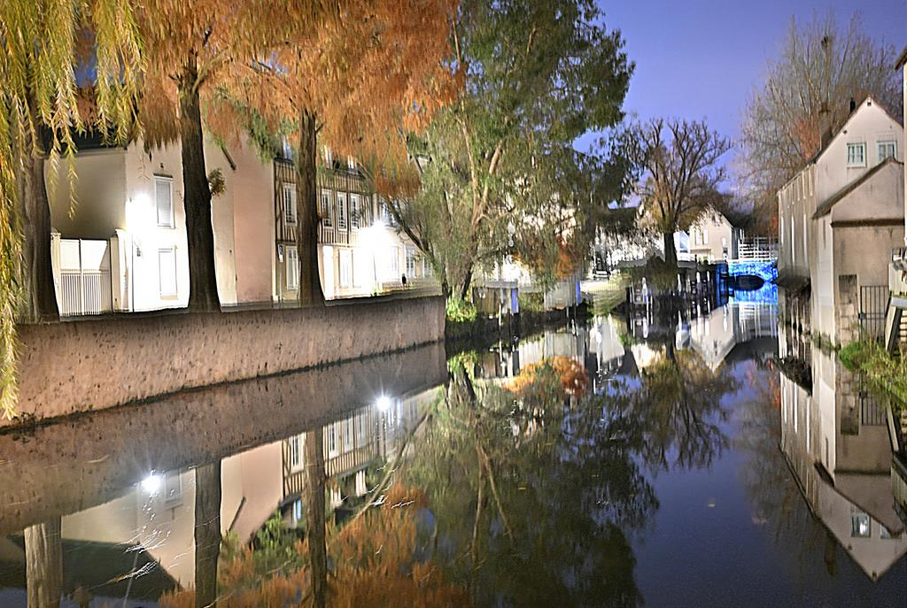 Chartres la nuit série 1