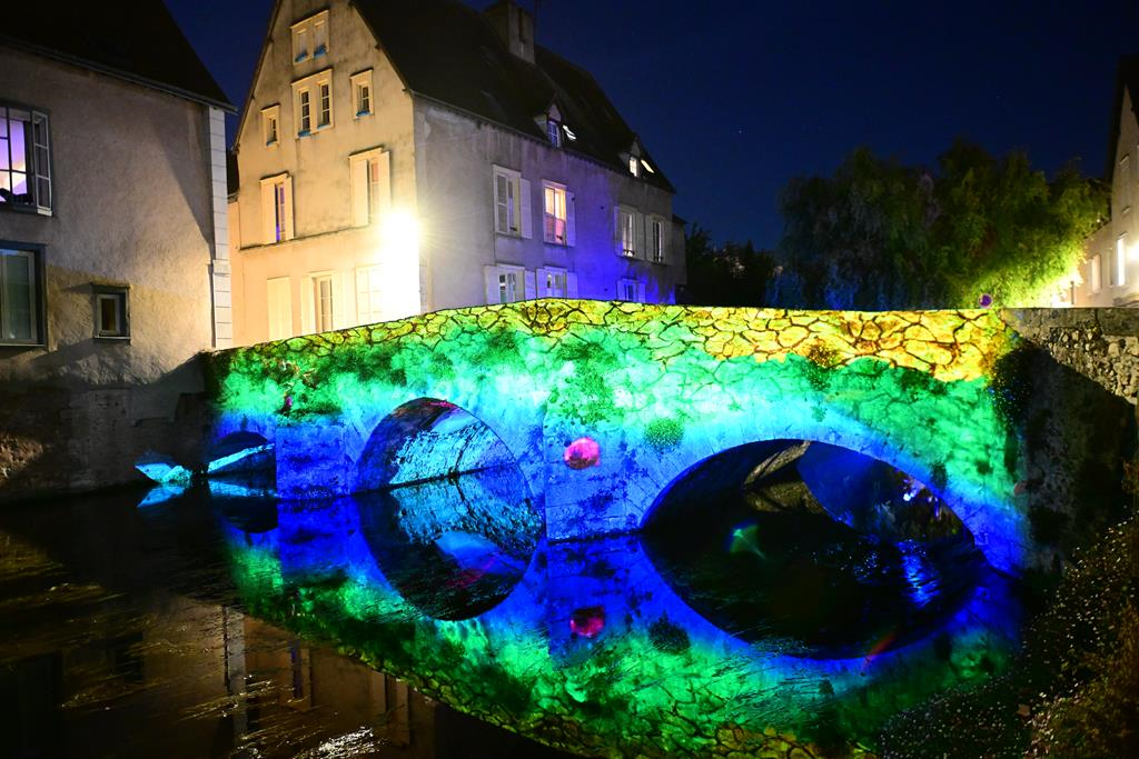 Chartres la nuit série 2